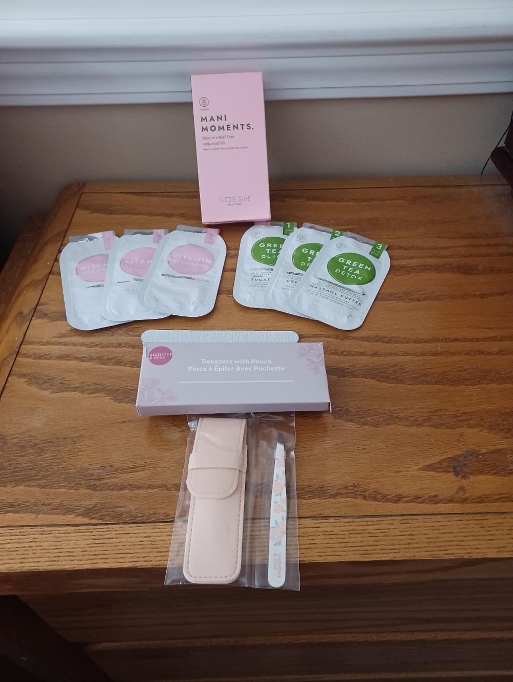 NEW! Voesh Mani Moments Pink Nail Care Kit + Summer & Rose Tweezers W/ Pouch